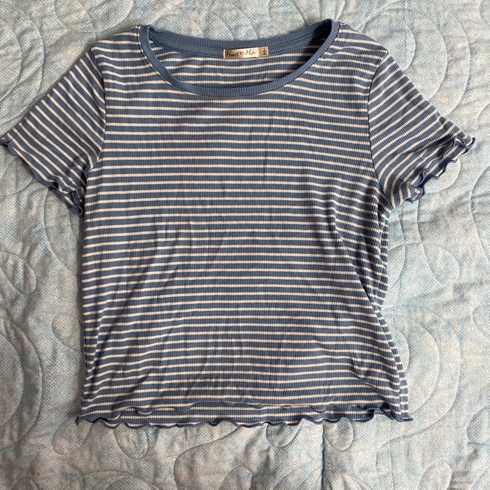 Blue striped baby tee lettuce cut